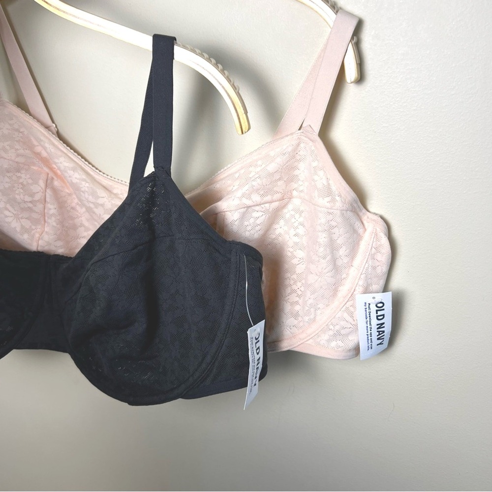 NWT Bundle of Old Navy Lace Underwire Bras Sz 46D Pink and Gray Adjustable